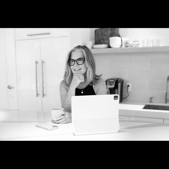 Meet your Posher, Cheri - Picture 2 of 2